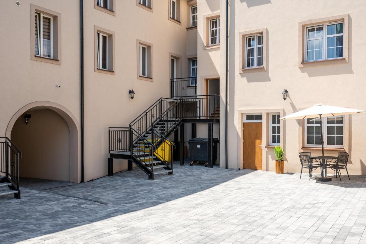 Central Platinum Apartments 27 リブニク エクステリア 写真
